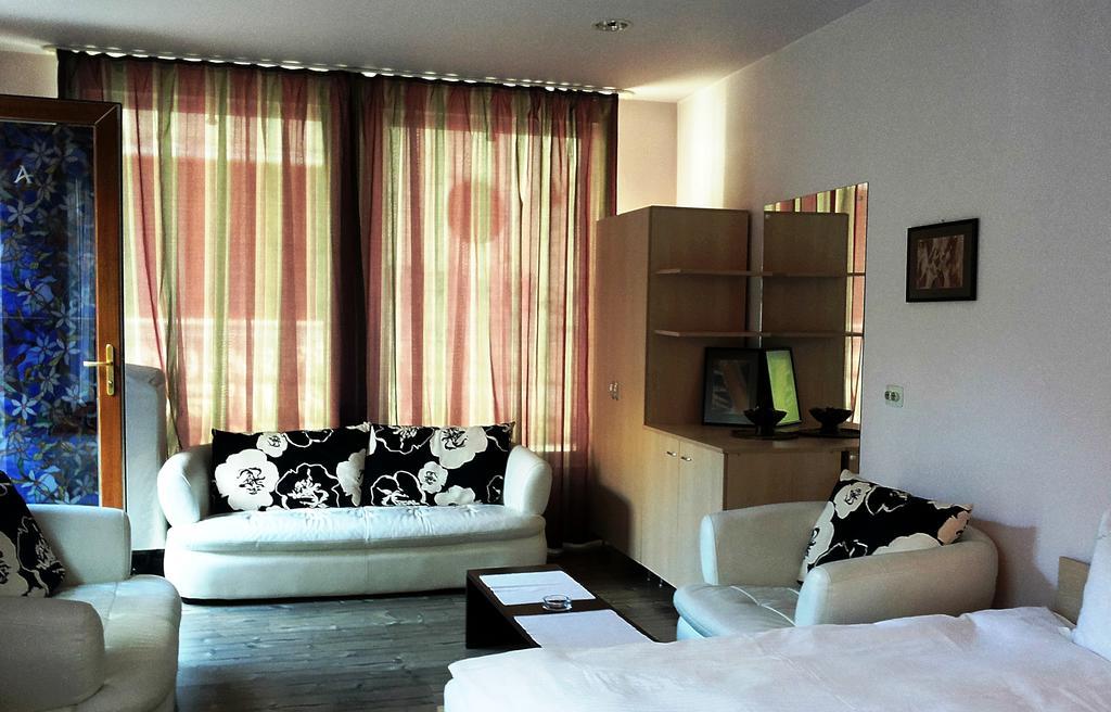 Lucas 10 Apartments คลูจ-นาโปกา ภายนอก รูปภาพ