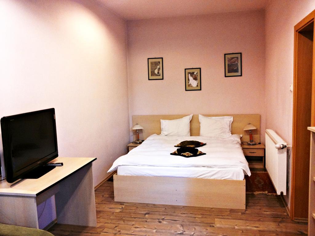 Lucas 10 Apartments คลูจ-นาโปกา ภายนอก รูปภาพ