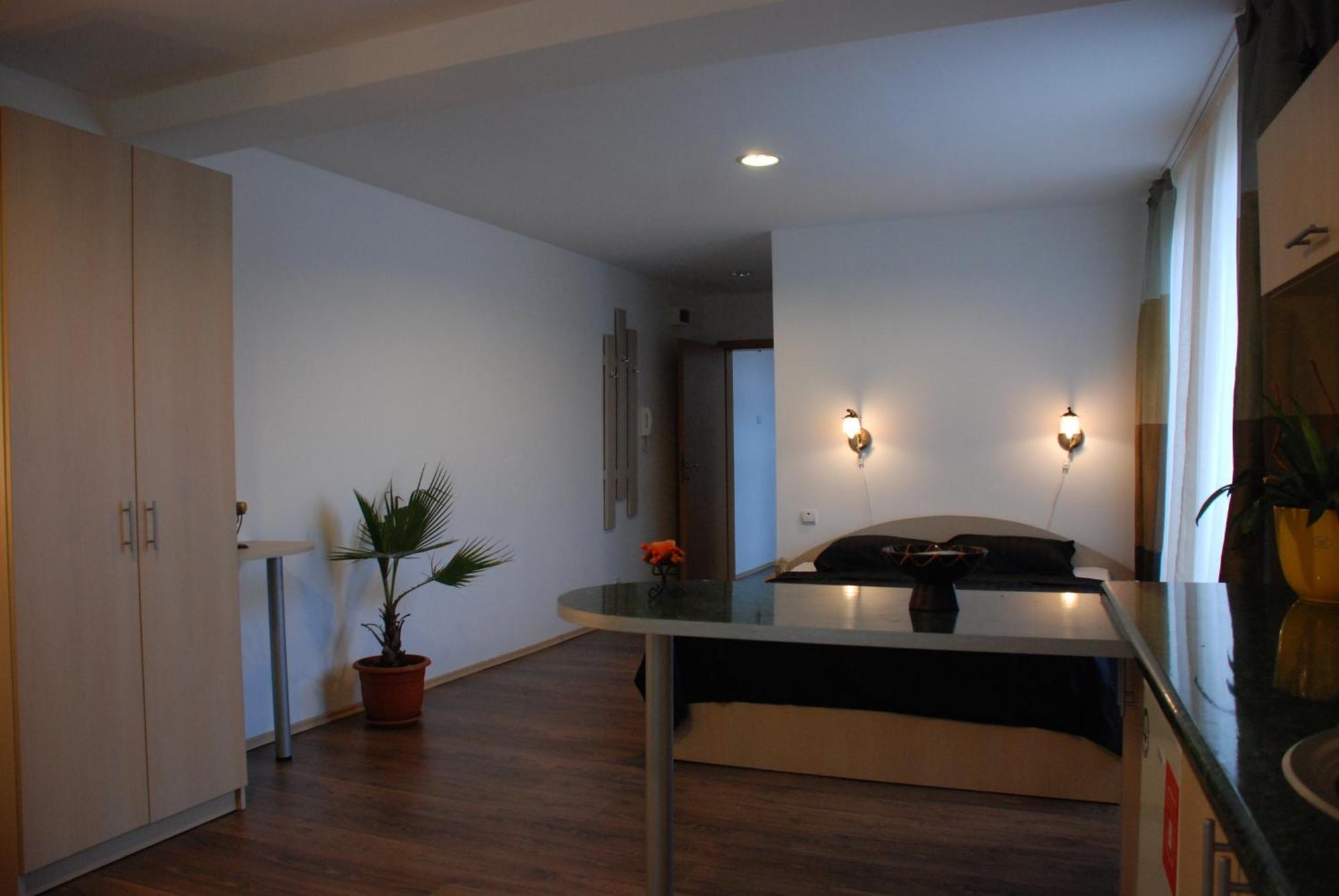 Lucas 10 Apartments คลูจ-นาโปกา ภายนอก รูปภาพ